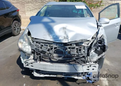 2011 Toyota Prius Two z USA, uszkodzony, nr VIN JTDKN3DU4B0286365